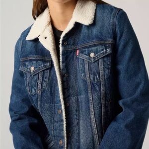 Levi's Original Sherpa Trucker Jacket - Women’s Small